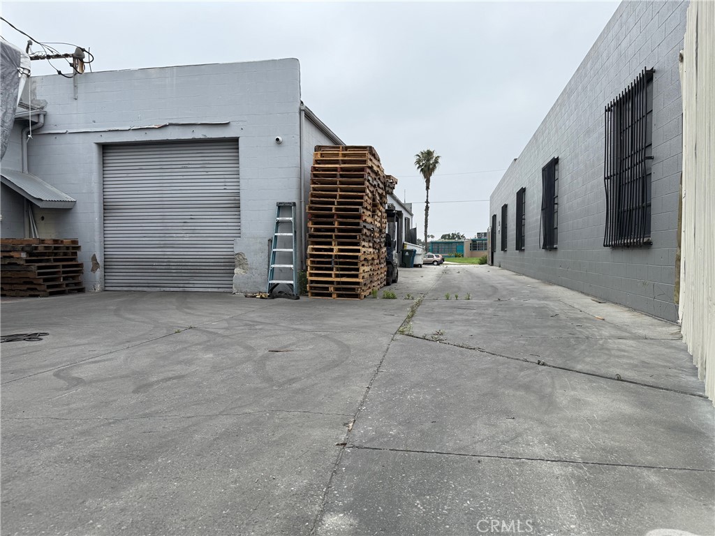 1513 W El Segundo Boulevard Property Photo 2