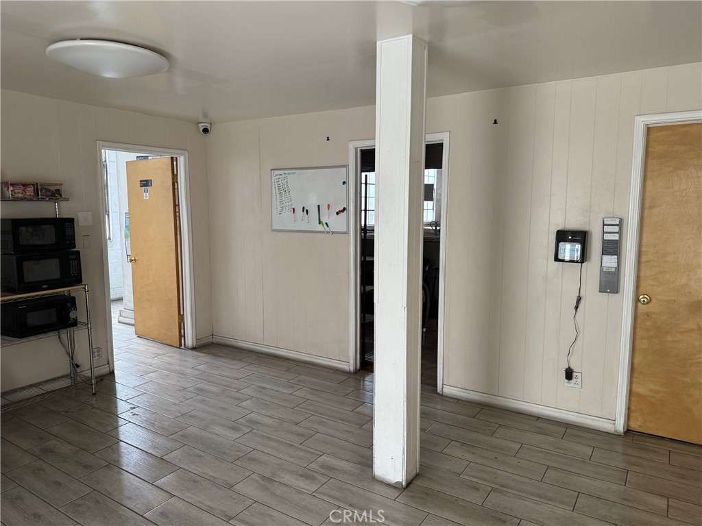 1513 W El Segundo Boulevard Property Photo 7