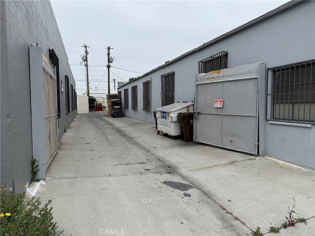 1513 W El Segundo Boulevard Property Photo 8