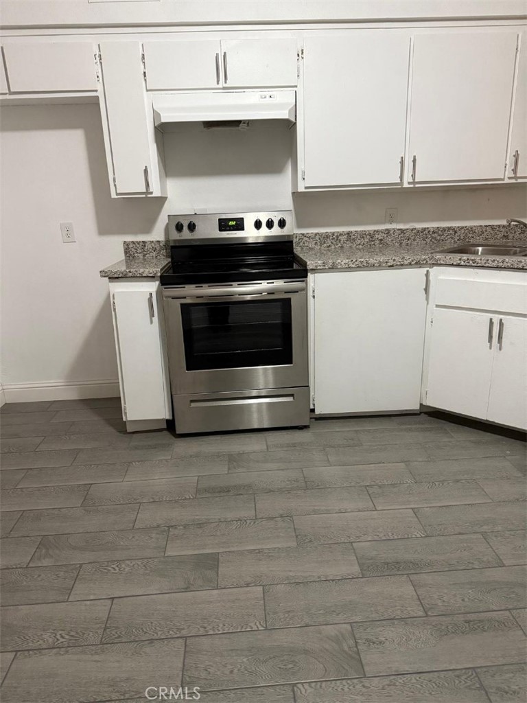 710 N Chester Avenue Property Photo 11