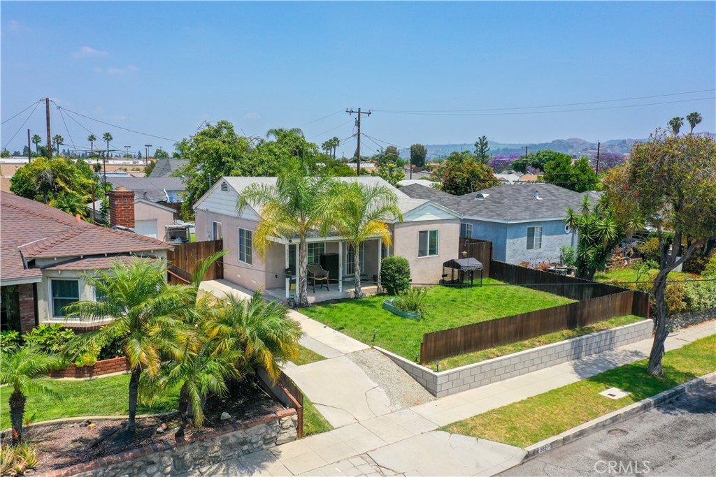 8827 Shenandoah Avenue Property Photo 1
