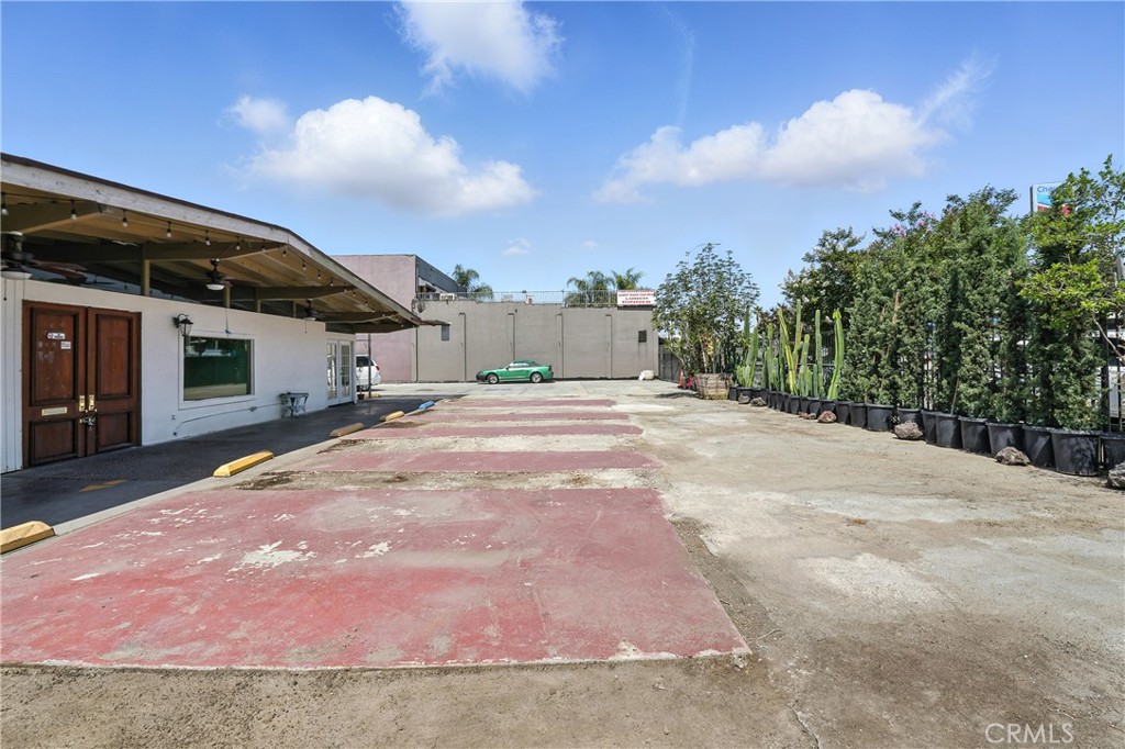 5236 Pomona Boulevard Property Photo 15