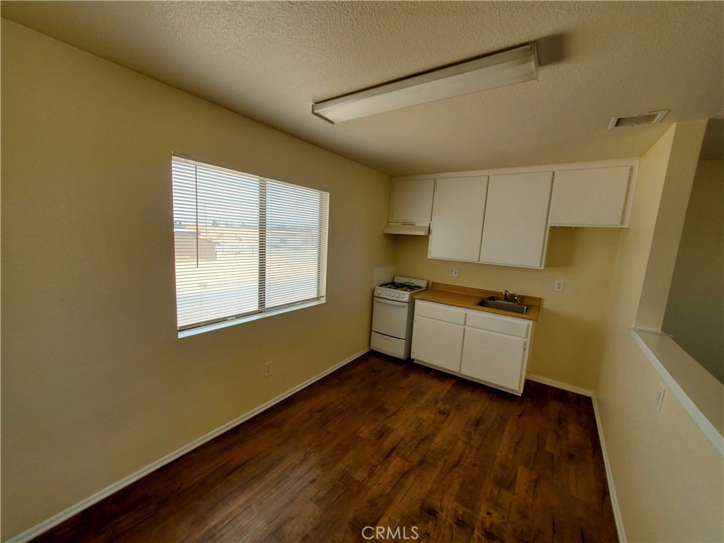 18000 Pearmain Street Property Photo 10