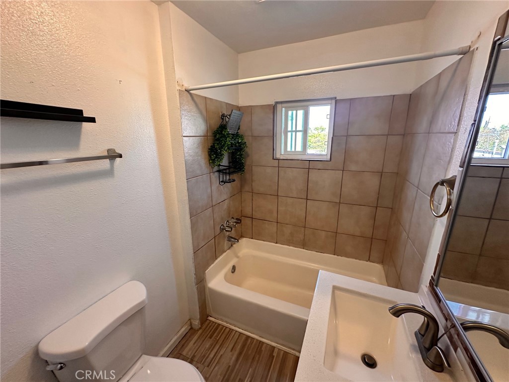3208 W 74th Street Property Photo 43