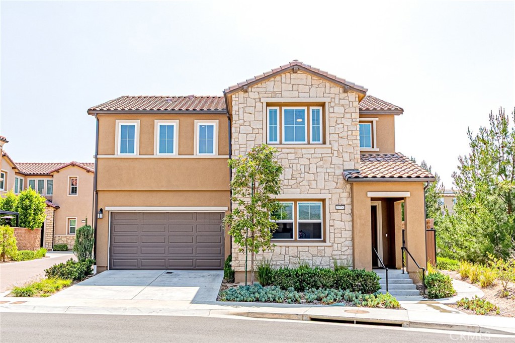 20754 W Bur Oak Circle Property Photo 1
