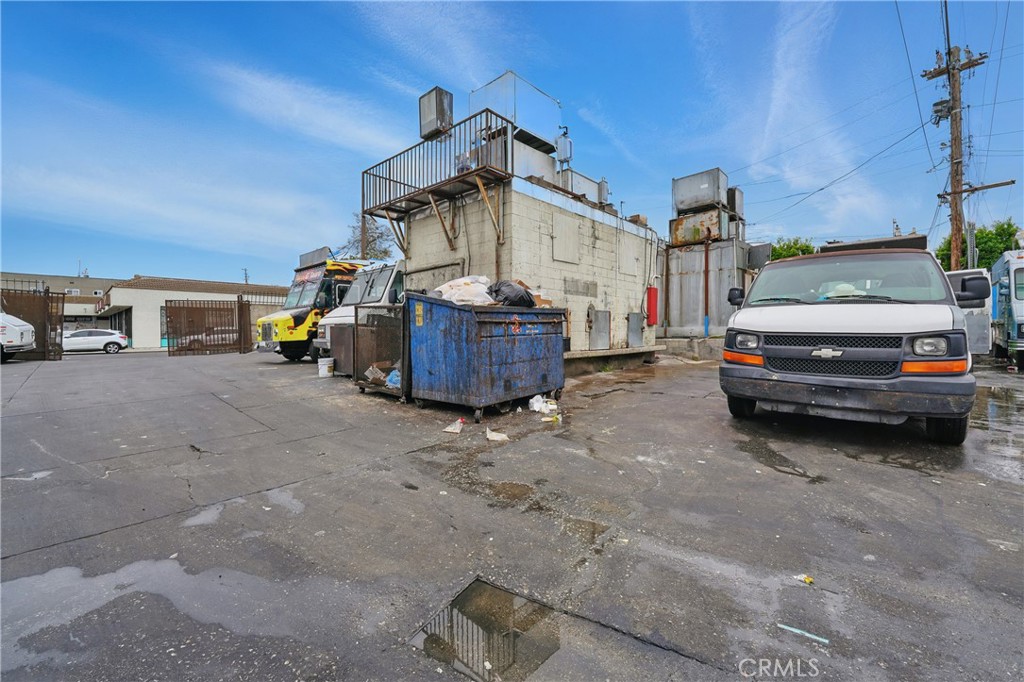 3916 3930 Gage Avenue Property Photo 5