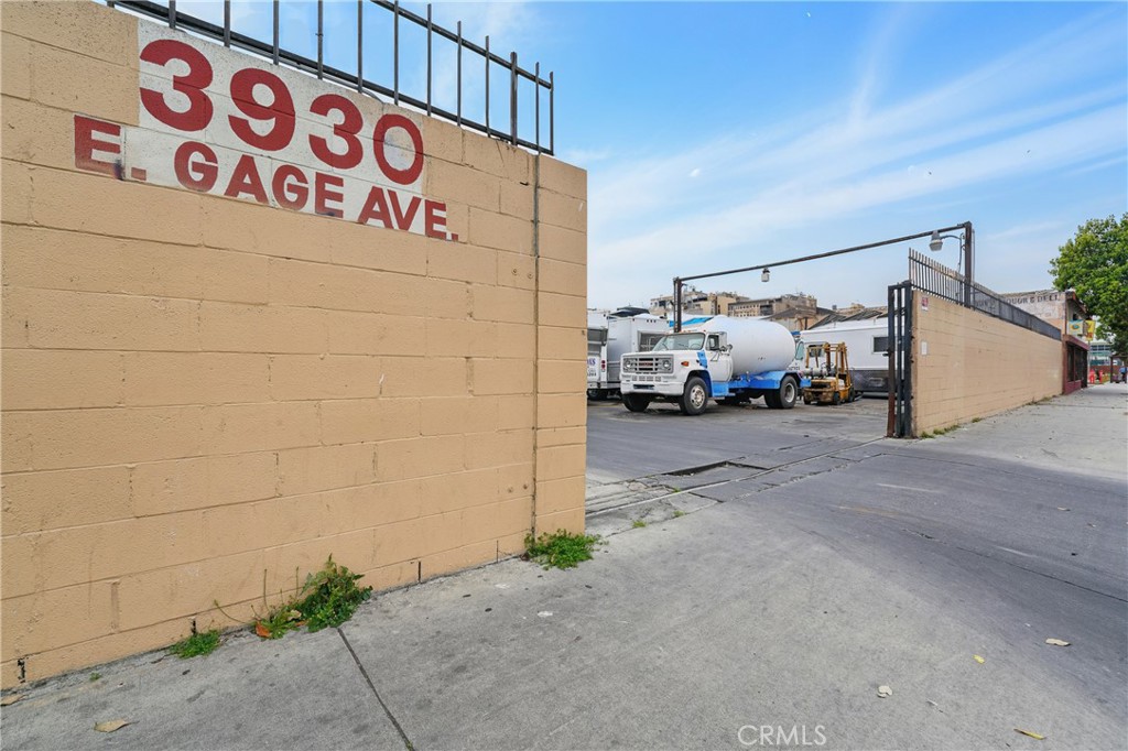 3916 3930 Gage Avenue Property Photo 6
