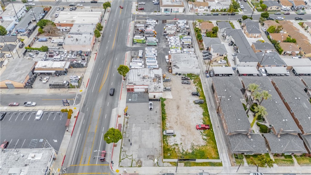 3916 3930 Gage Avenue Property Photo 14