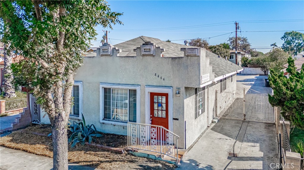 8464 California Avenue Property Photo