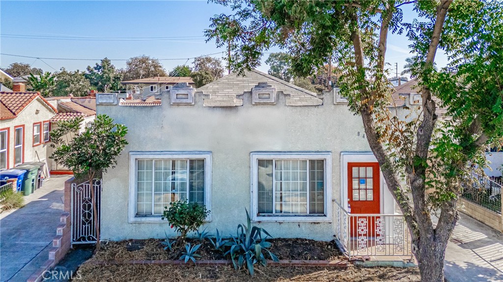 8464 California Avenue Property Photo 3
