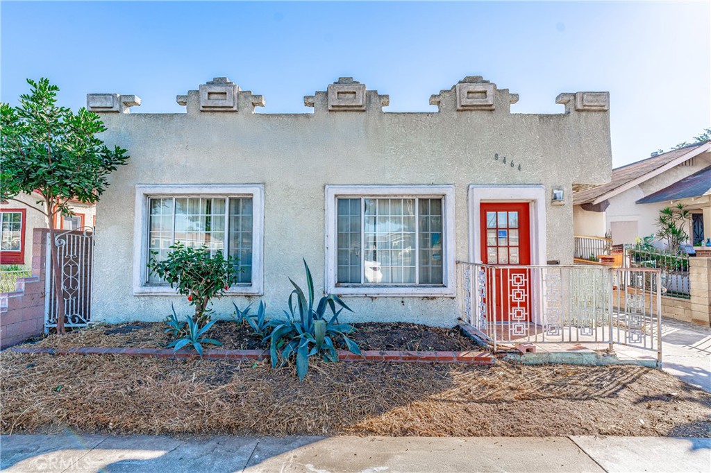 8464 California Avenue Property Photo 5