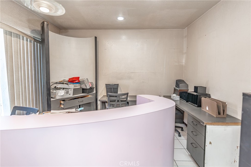 8464 California Avenue Property Photo 12