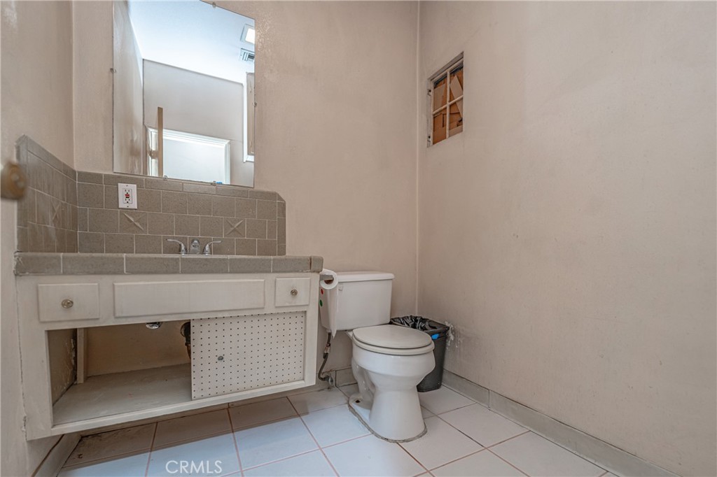 8464 California Avenue Property Photo 16