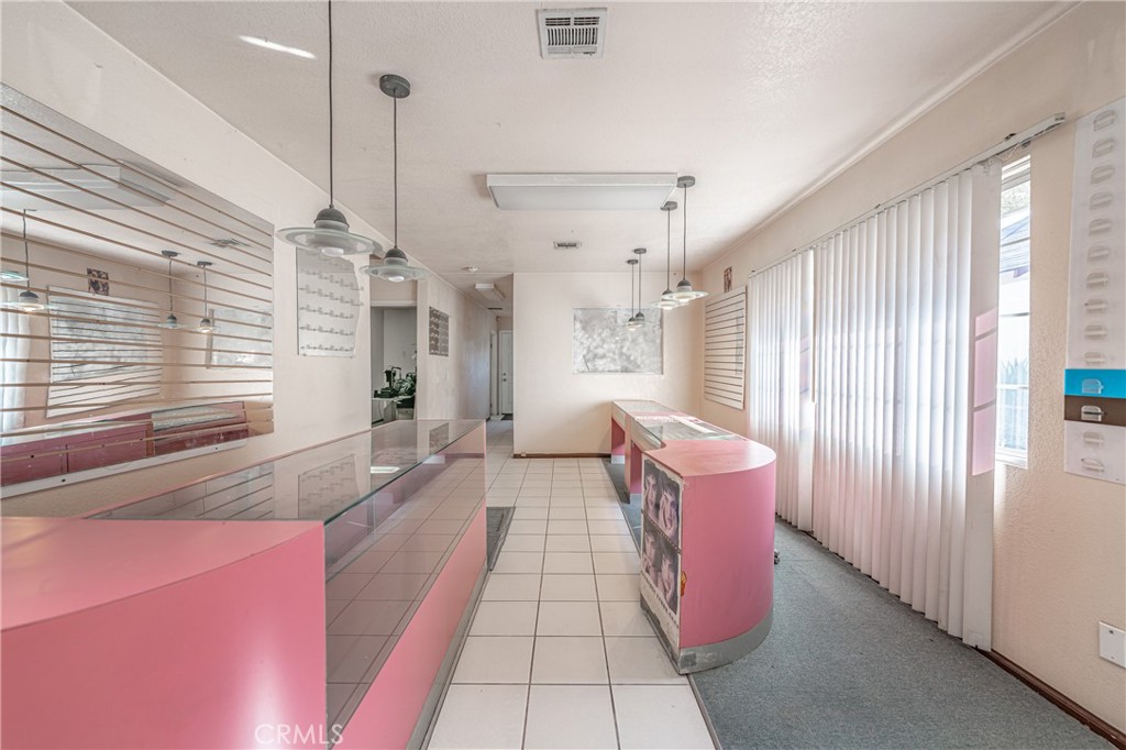8464 California Avenue Property Photo 17