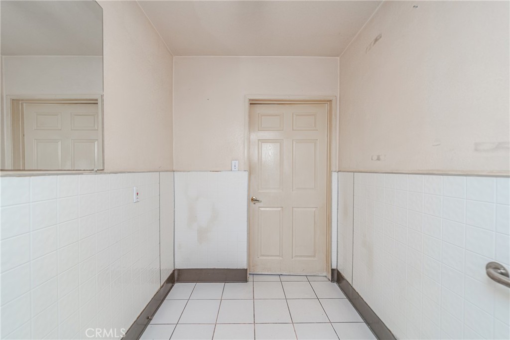 8464 California Avenue Property Photo 25