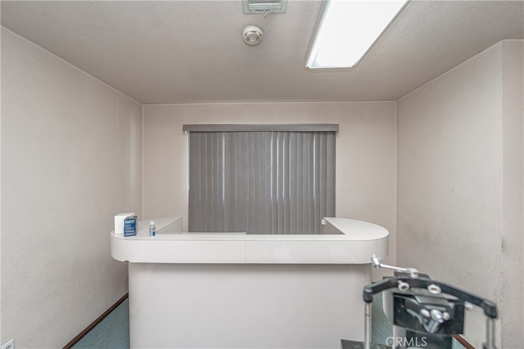 8464 California Avenue Property Photo 28