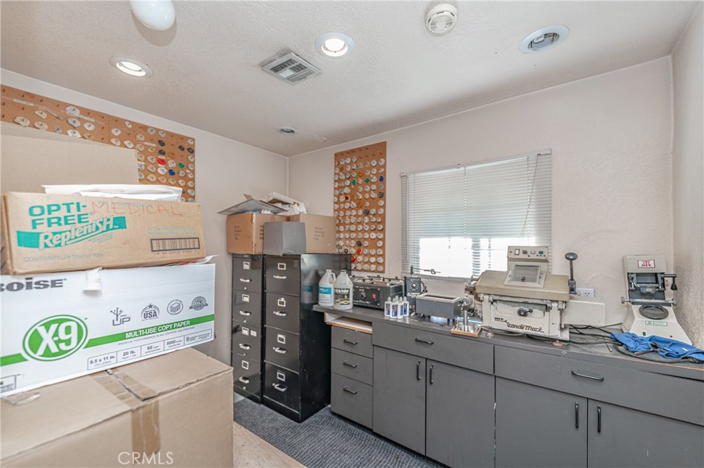 8464 California Avenue Property Photo 29