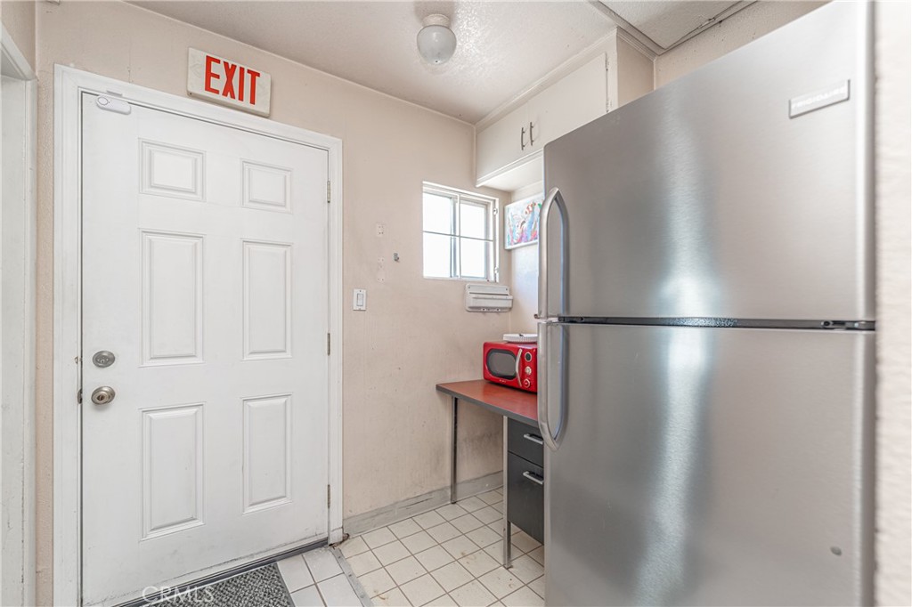 8464 California Avenue Property Photo 31