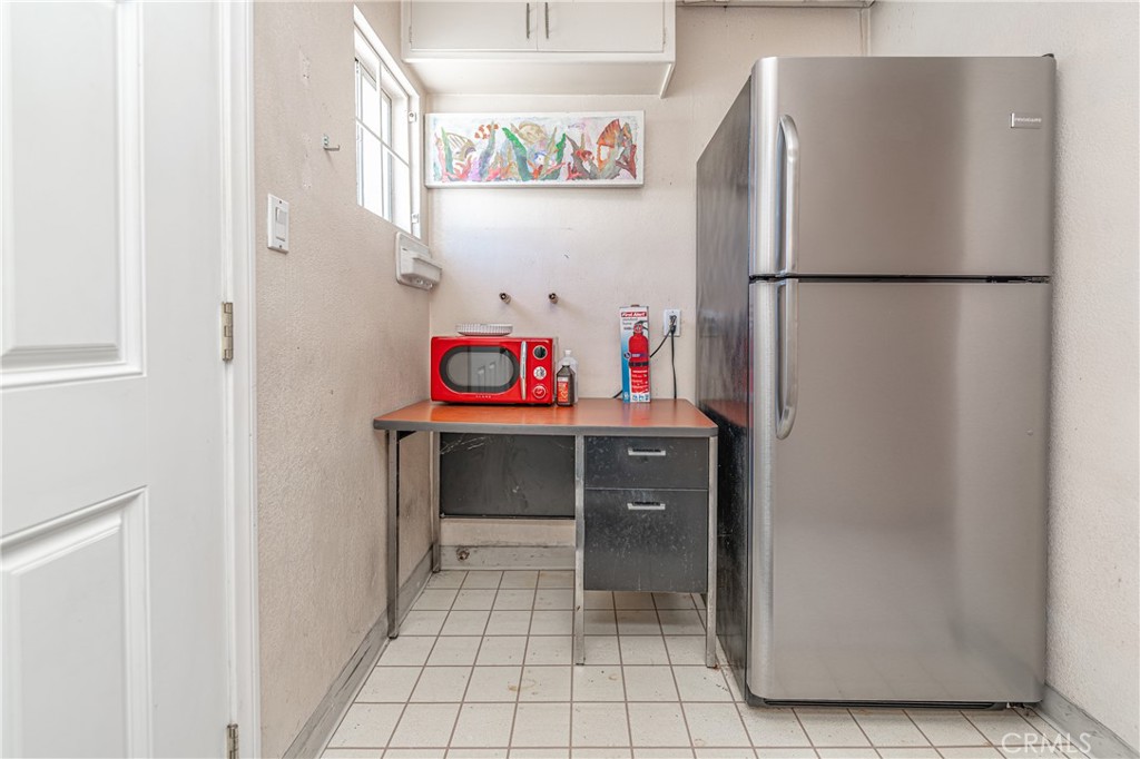 8464 California Avenue Property Photo 32
