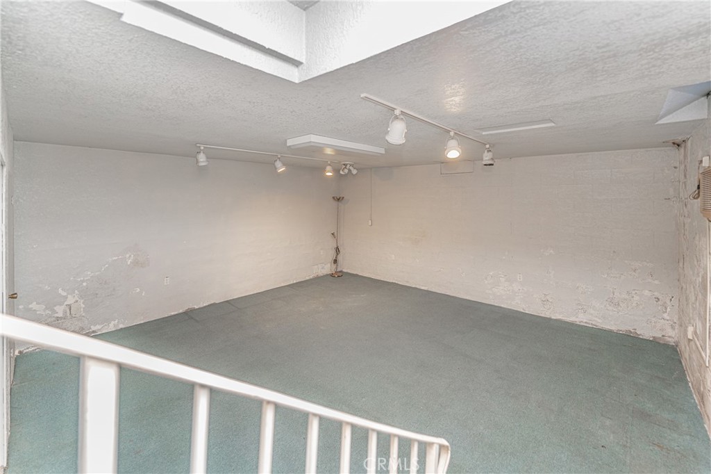 8464 California Avenue Property Photo 34