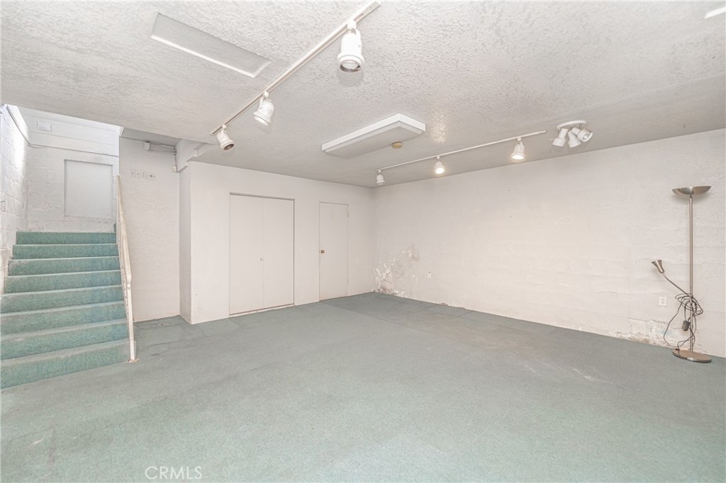 8464 California Avenue Property Photo 35