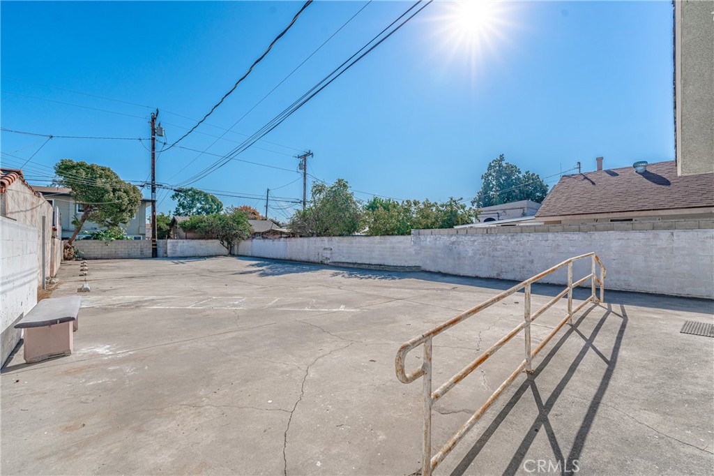 8464 California Avenue Property Photo 39