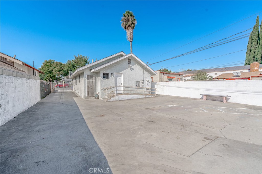 8464 California Avenue Property Photo 41