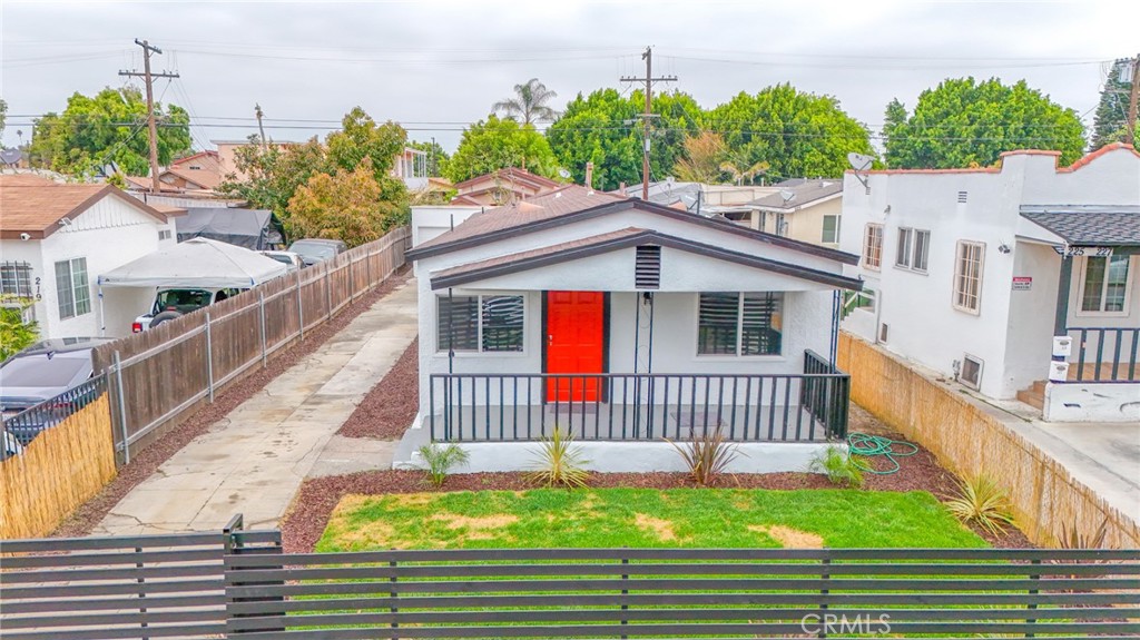 223 E 83rd Street Property Photo 6