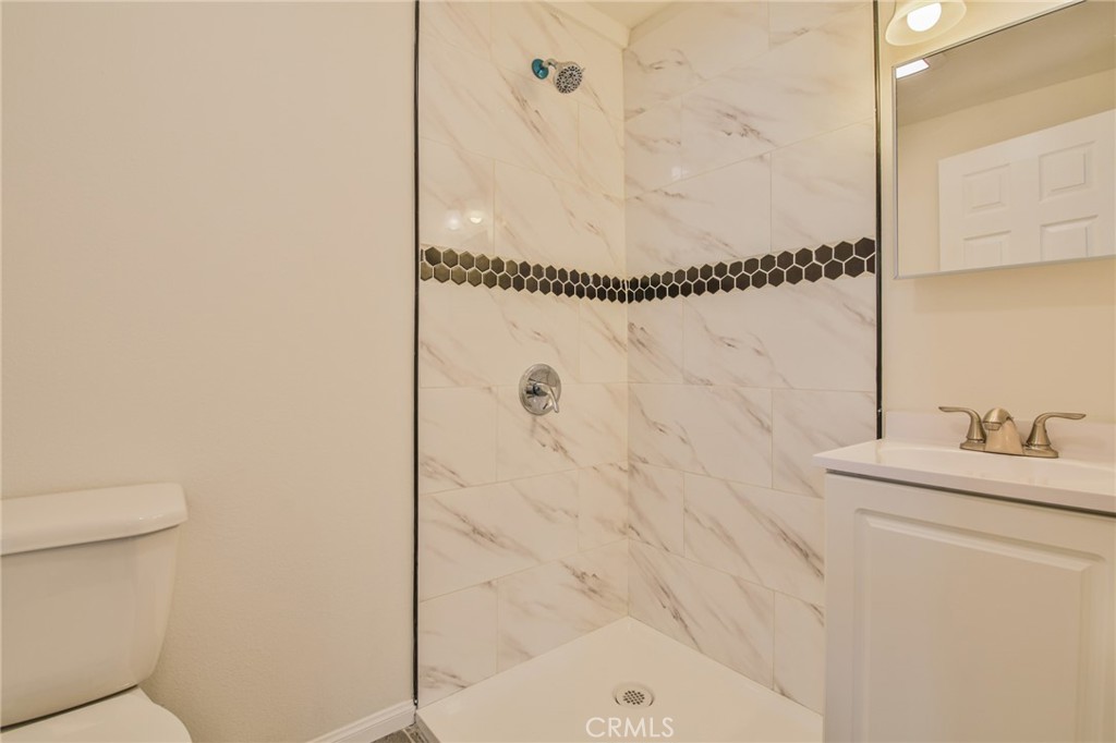 223 E 83rd Street Property Photo 22