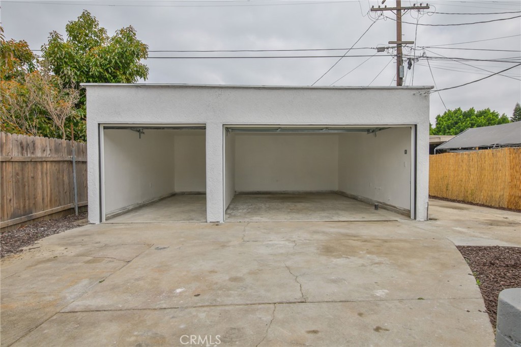 223 E 83rd Street Property Photo 37