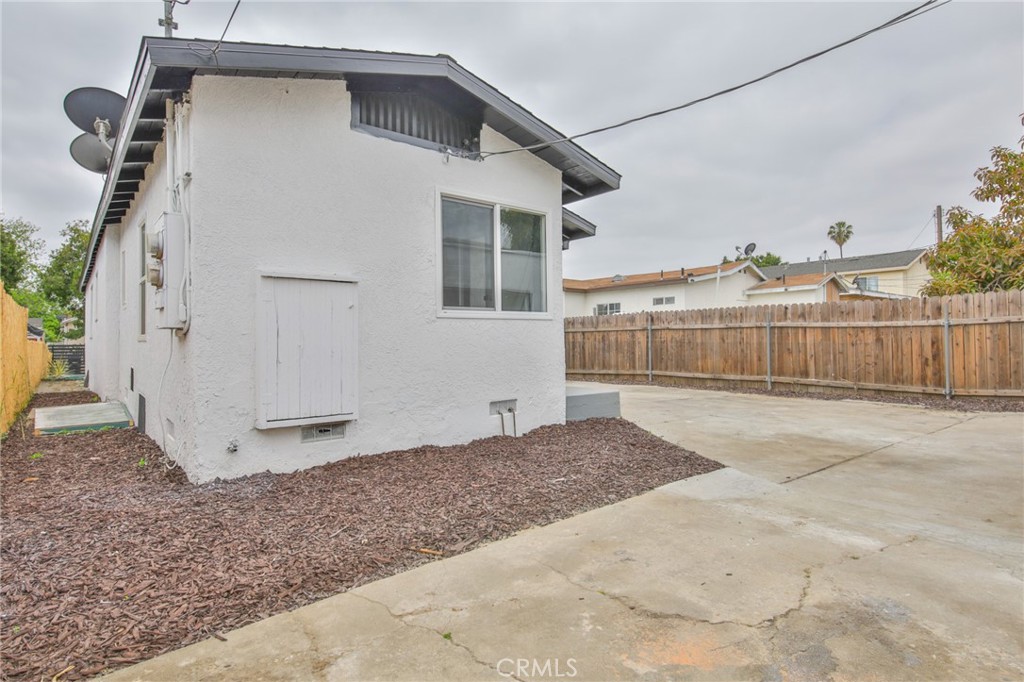 223 E 83rd Street Property Photo 39