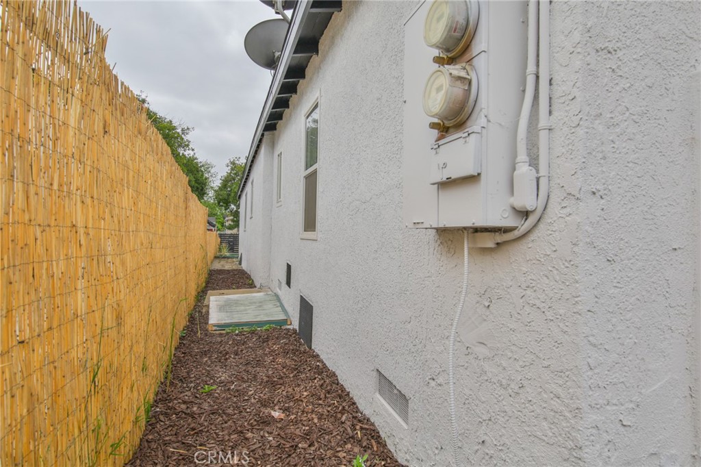 223 E 83rd Street Property Photo 40