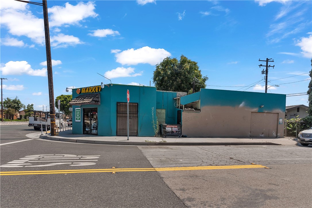 4203 Rosemead Boulevard Property Photo 3