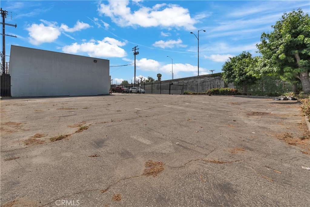 1102 N Rose Avenue Property Photo