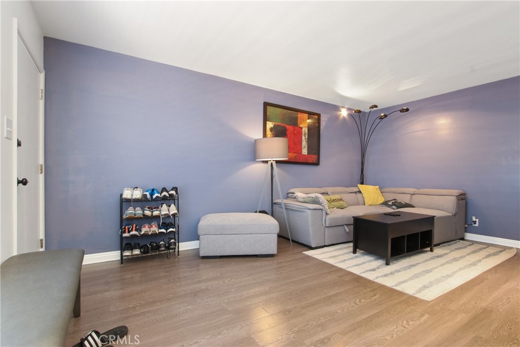 527 Cedar Avenue 2K Property Photo 1