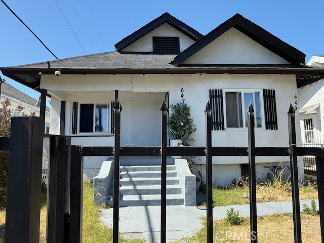 647 E 38th Street Property Photo 1