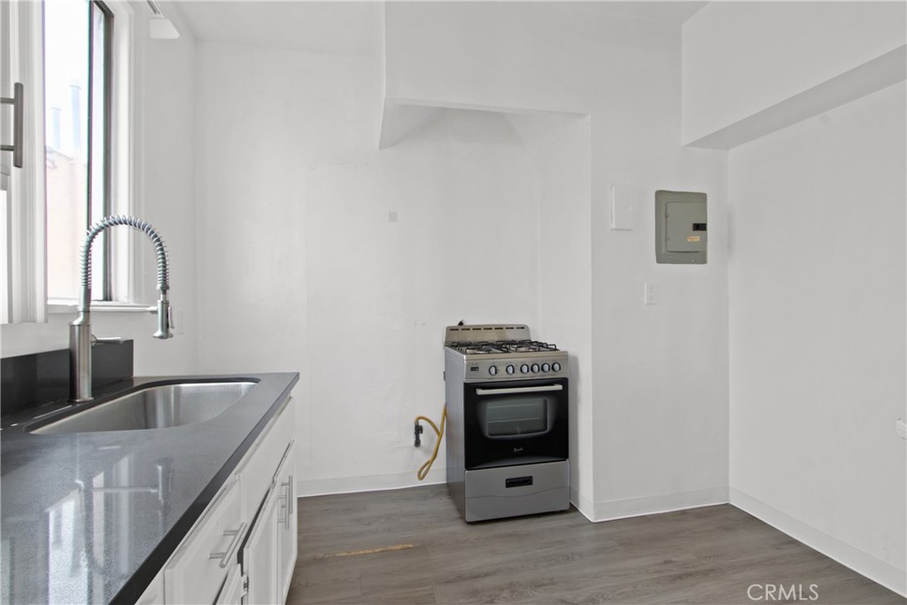 4215 S Kansas Avenue Property Photo 7