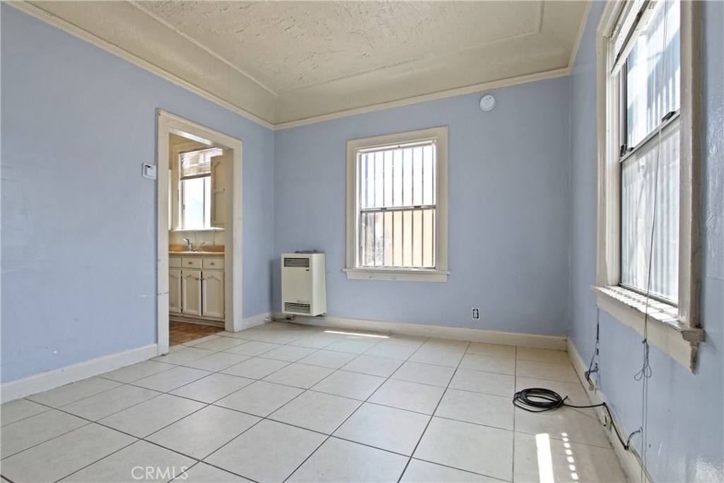 4215 S Kansas Avenue Property Photo 9