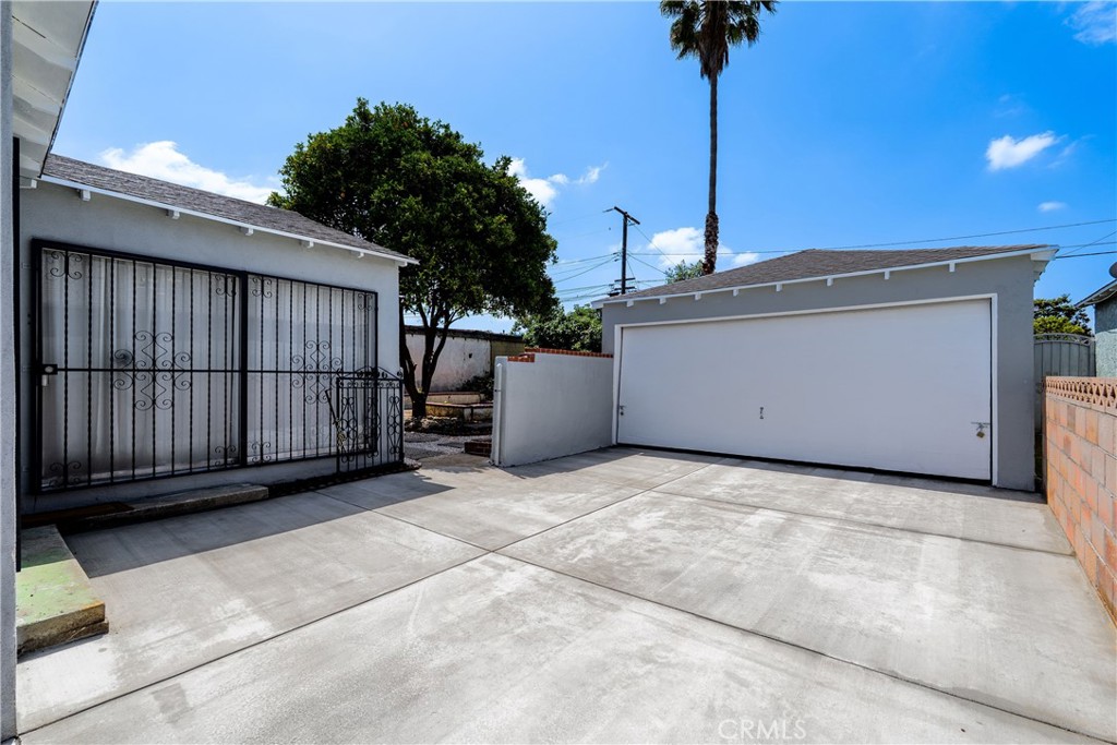 2408 W Corydon Street Property Photo 4