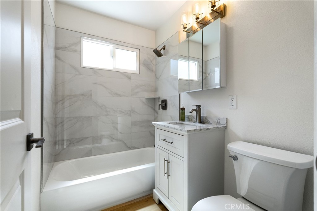 2408 W Corydon Street Property Photo 10