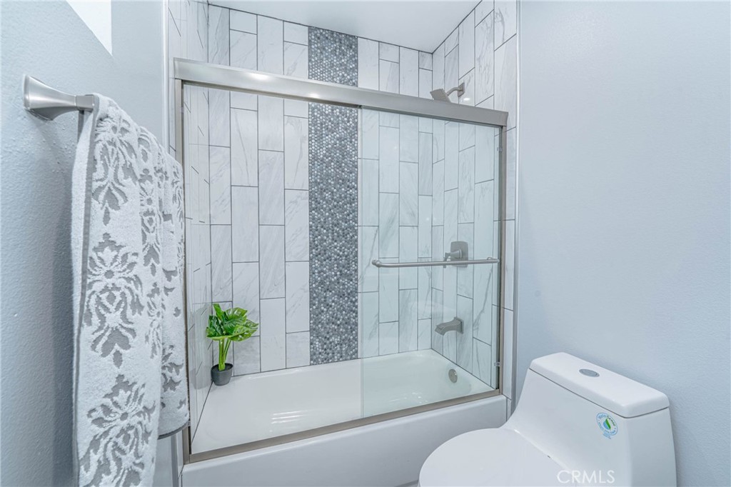 232 E Gage Avenue A Property Photo 16