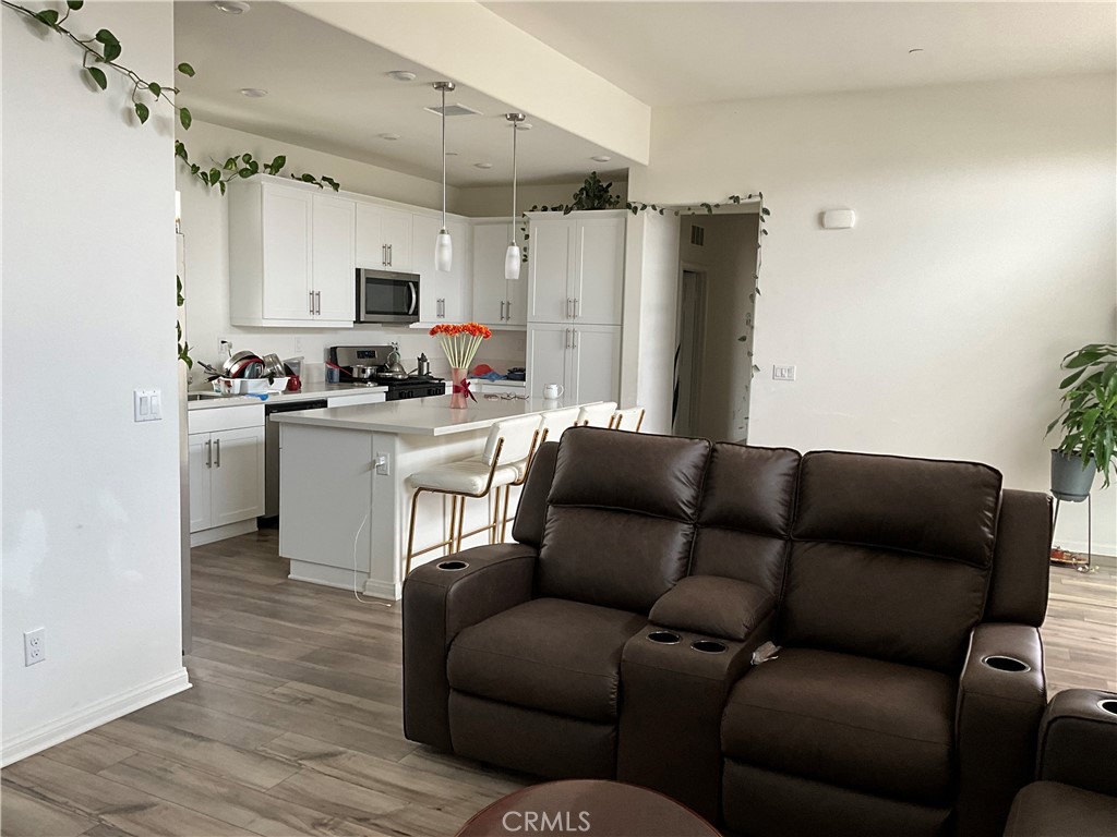 365 Huntington Court Property Photo 4