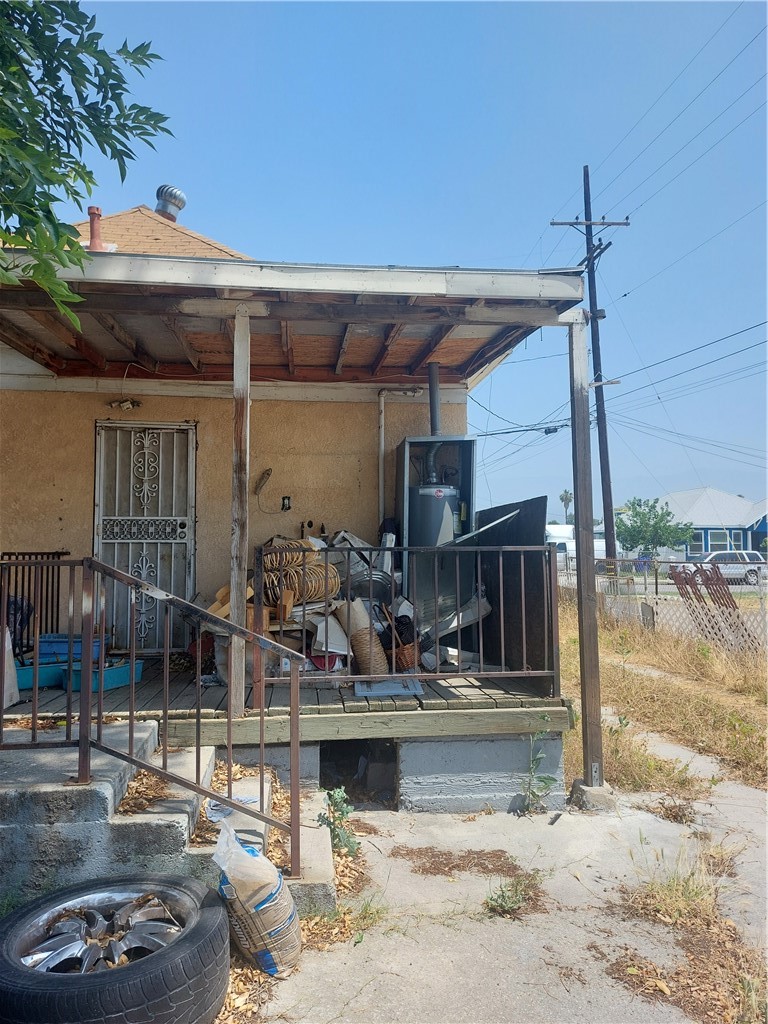 1327 Vine Street Property Photo 4
