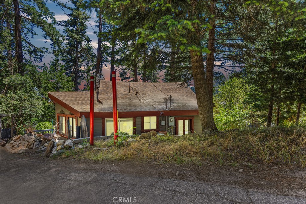 25108 Grand View Drive Property Photo 2