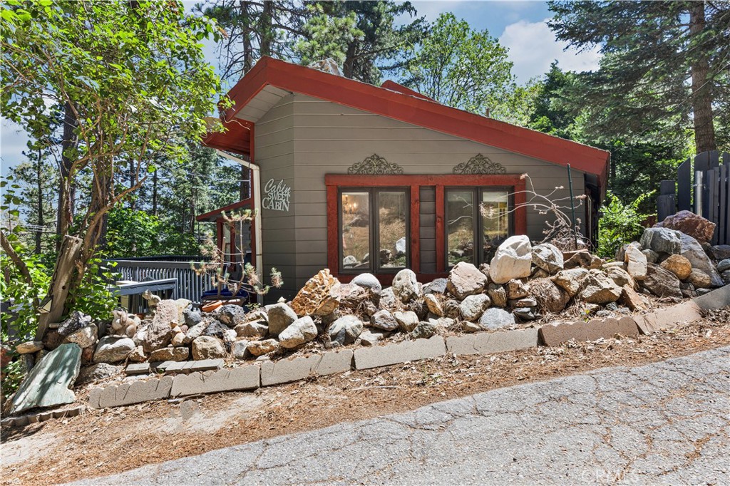25108 Grand View Drive Property Photo 5