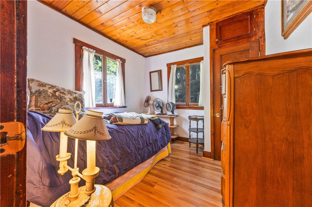 25108 Grand View Drive Property Photo 13