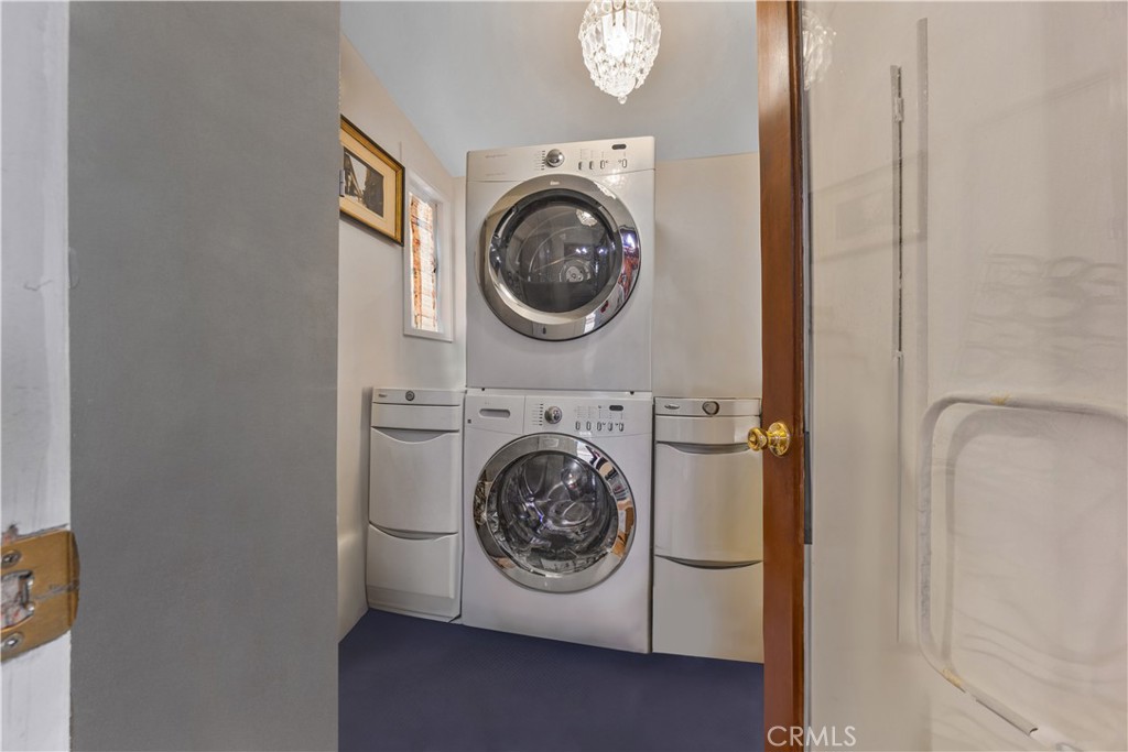 25108 Grand View Drive Property Photo 16