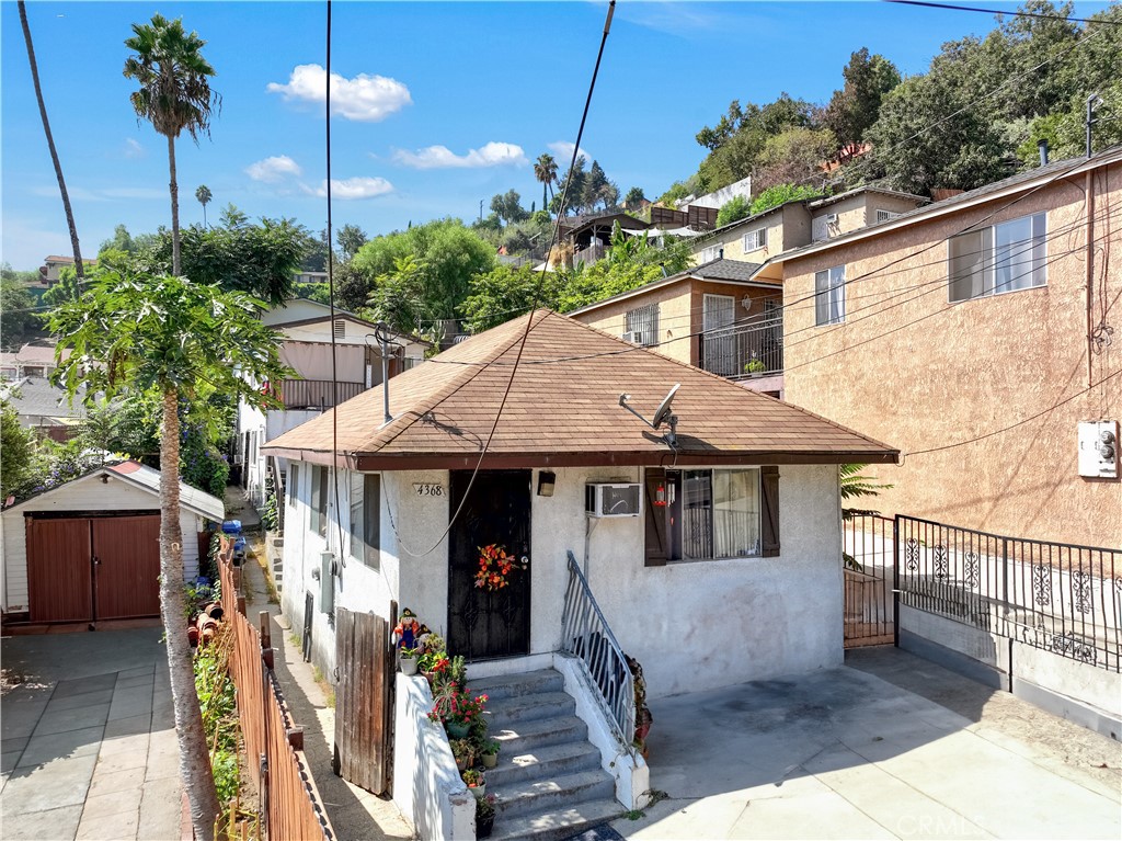 4368 Esmeralda Street Property Photo 2
