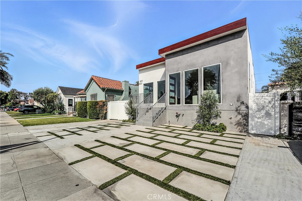 3031 3033 Vineyard Avenue Property Photo 4