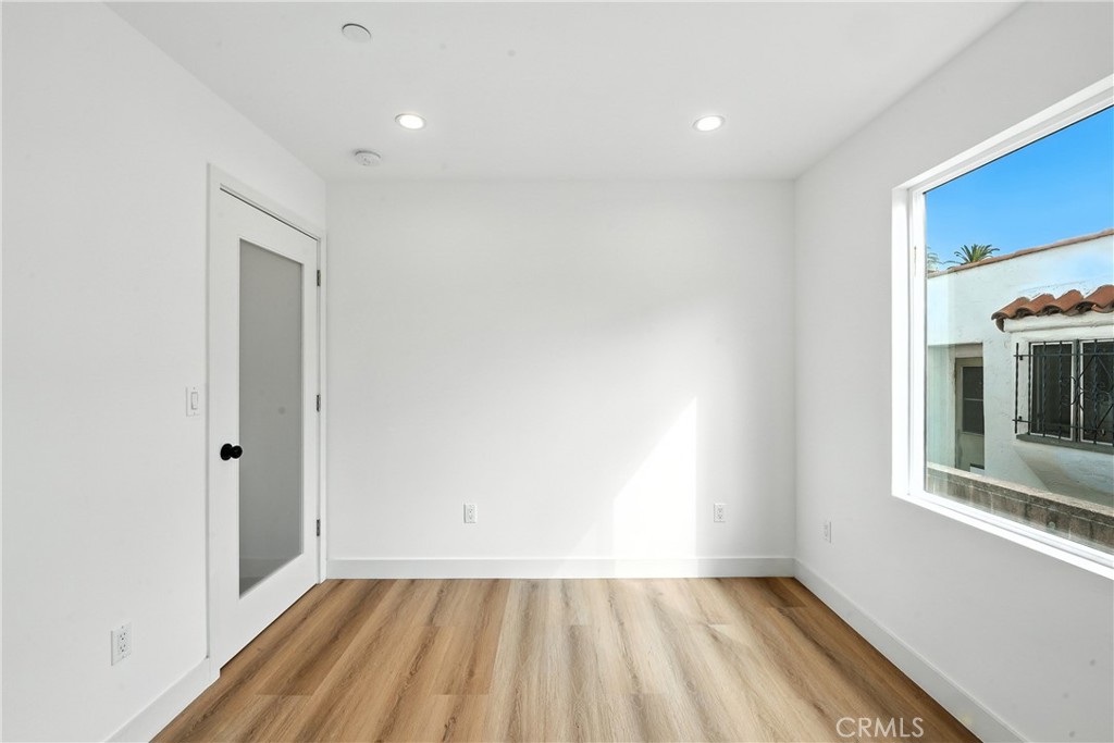 3031 3033 Vineyard Avenue Property Photo 20